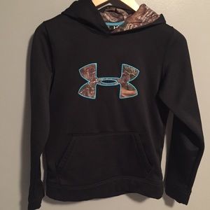 Youth Under Armour sweatshirt
